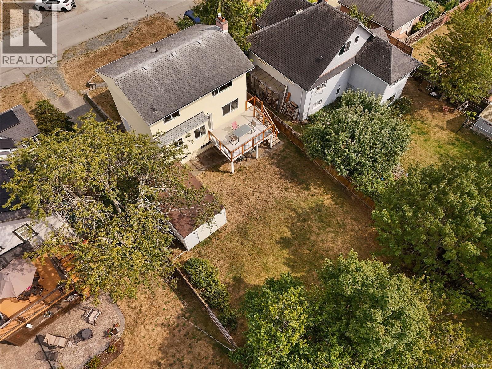 3304 Aldridge St, Saanich, British Columbia  V8P 4L8 - Photo 48 - 1047056
