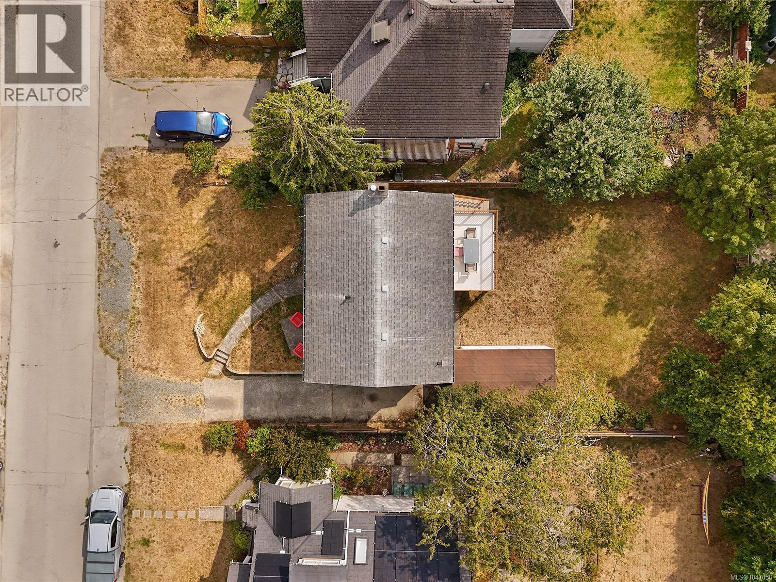 3304 Aldridge St, Saanich, British Columbia  V8P 4L8 - Photo 49 - 1047056