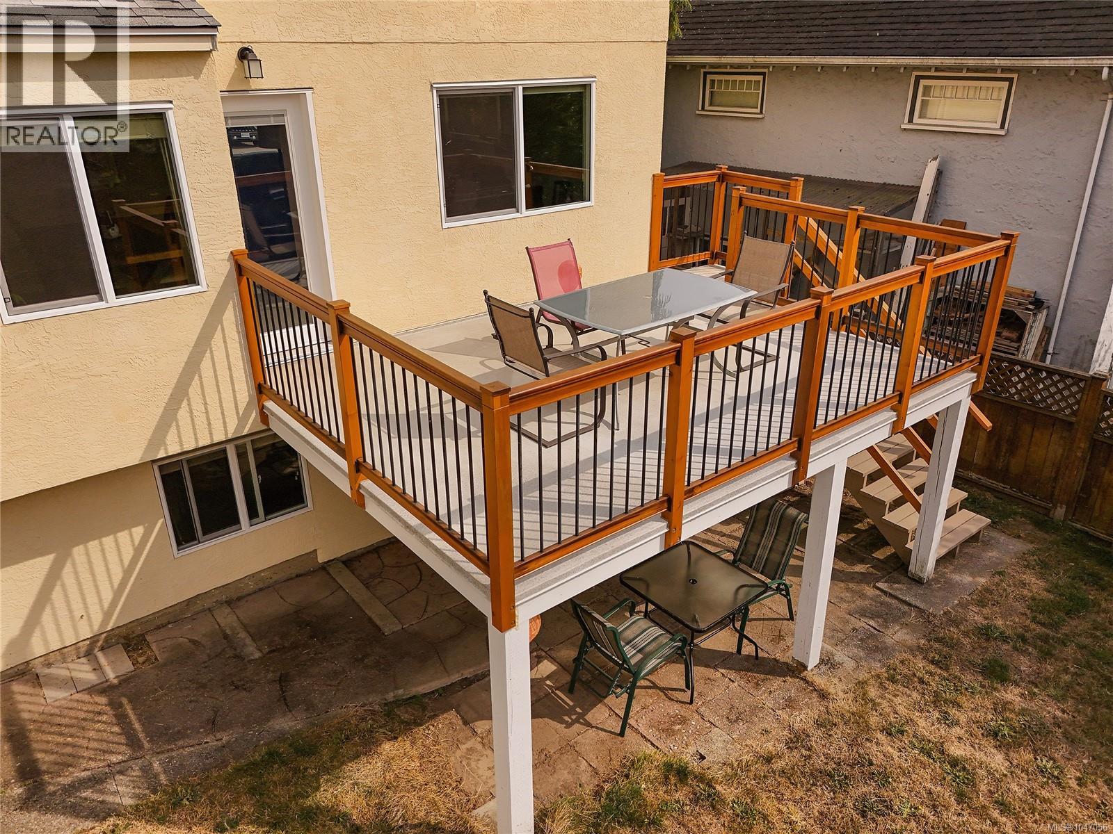 3304 Aldridge St, Saanich, British Columbia  V8P 4L8 - Photo 5 - 1047056