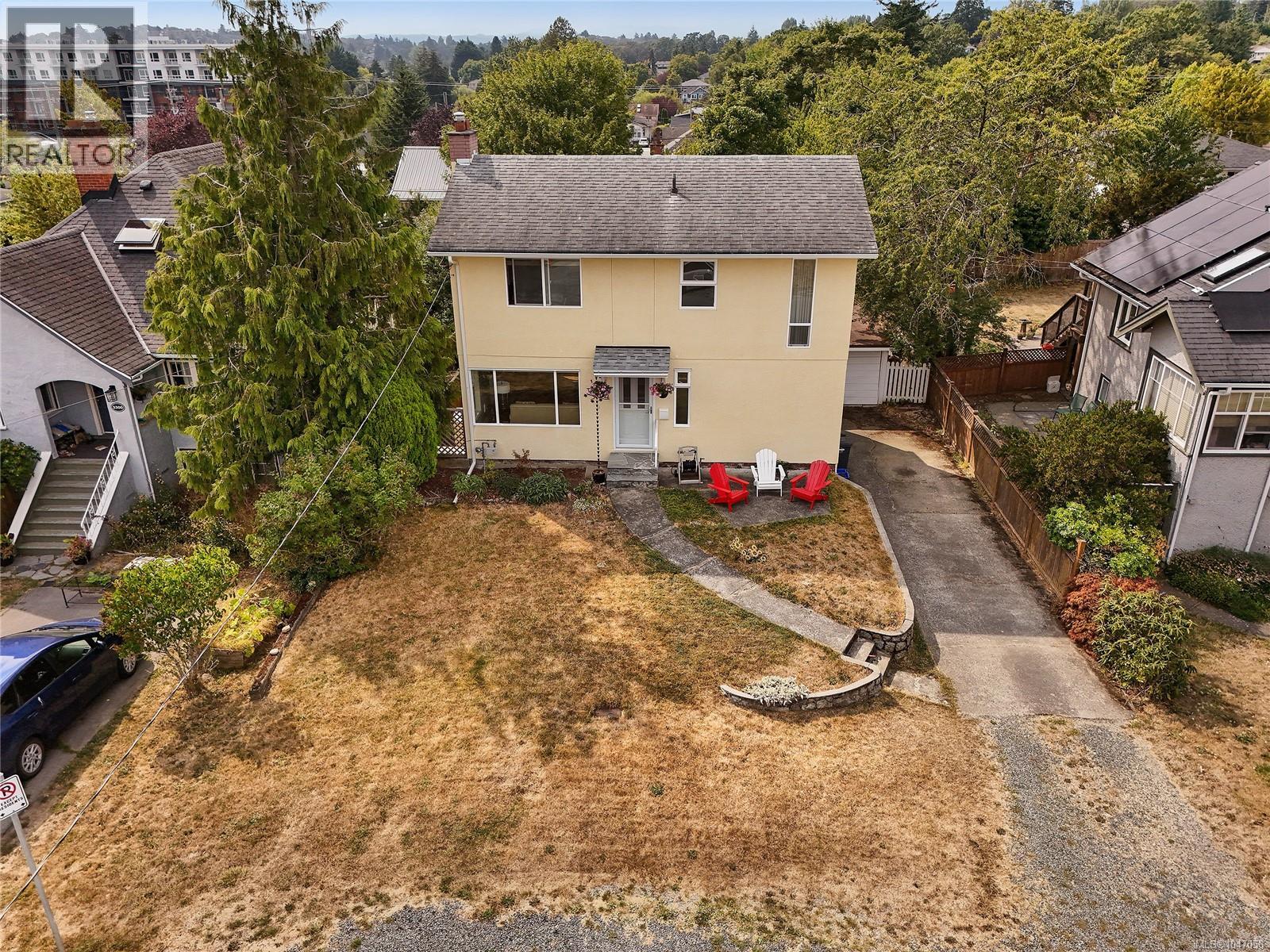 3304 Aldridge St, Saanich, British Columbia  V8P 4L8 - Photo 50 - 1047056