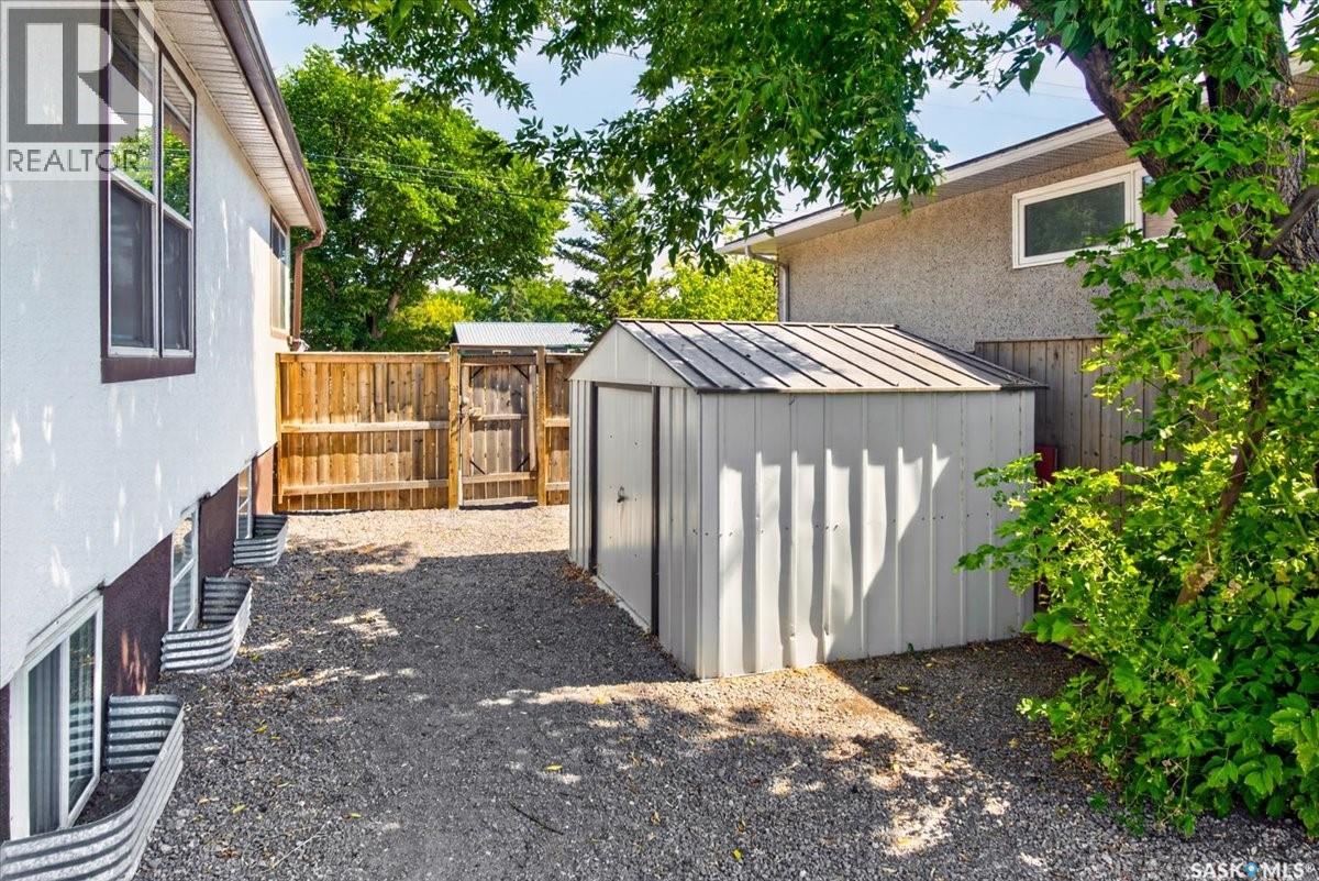 1726 Rothwell Street, Regina, Saskatchewan  S4N 2B9 - Photo 5 - SK046552
