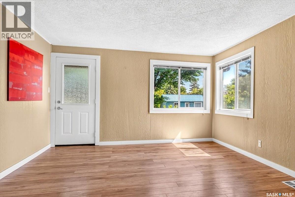 1726 Rothwell Street, Regina, Saskatchewan  S4N 2B9 - Photo 6 - SK046552