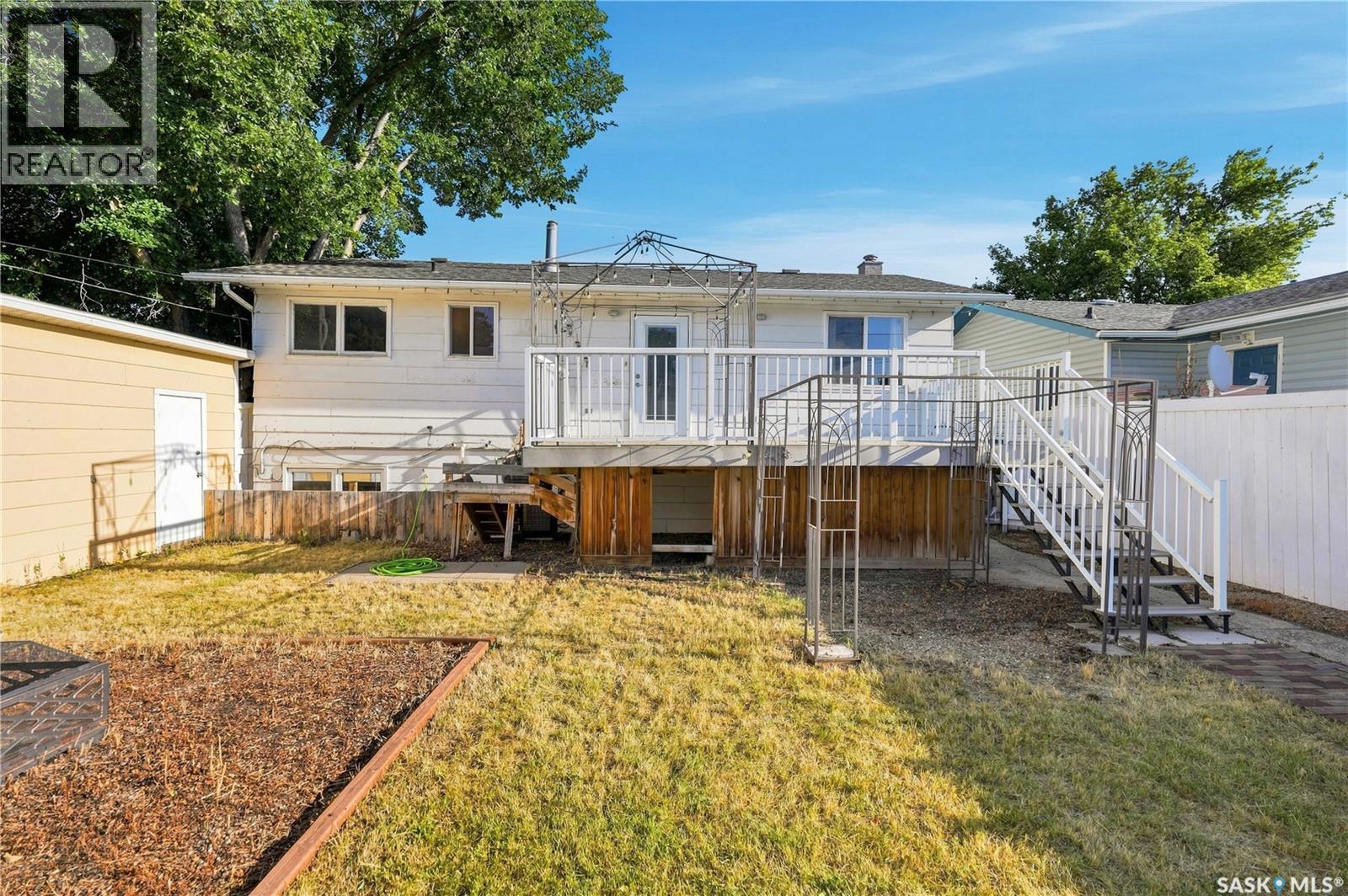 1109 Lillooet Street W, Moose Jaw, Saskatchewan  S6H 5A2 - Photo 44 - SK046492