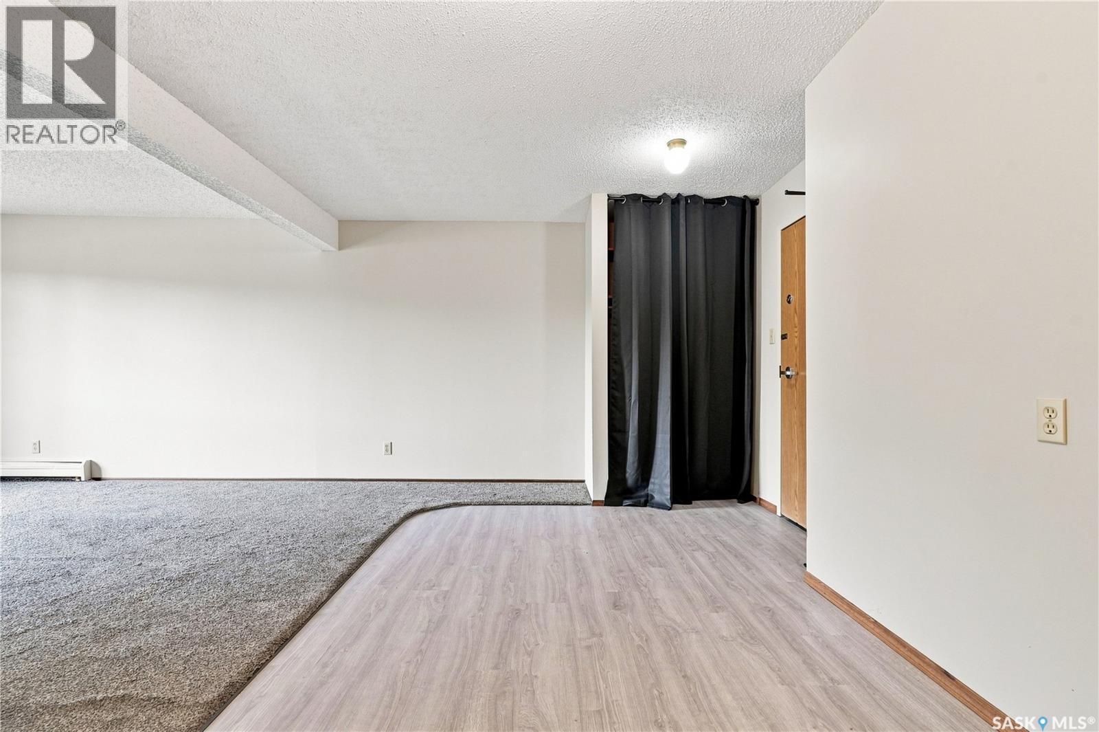 212 403 Tait Court, Saskatoon, Saskatchewan  S7H 5L3 - Photo 10 - SK046490