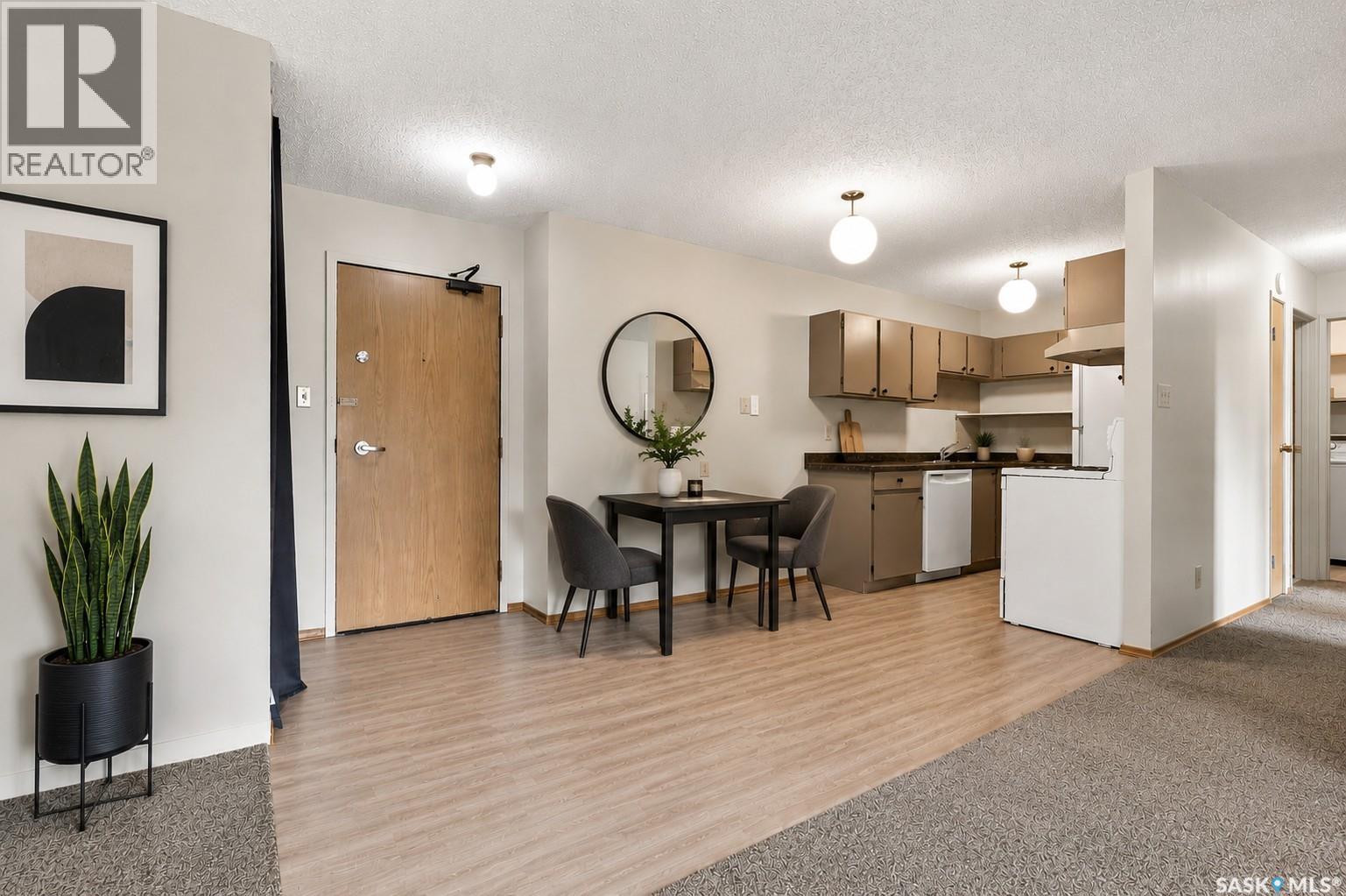 212 403 Tait Court, Saskatoon, Saskatchewan  S7H 5L3 - Photo 2 - SK046490