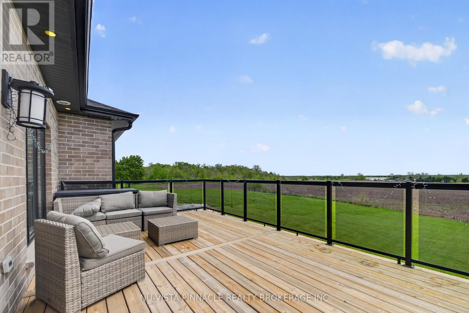 9507 Charlton Drive, Middlesex Centre, Ontario  N0M 1P0 - Photo 10 - X13709808