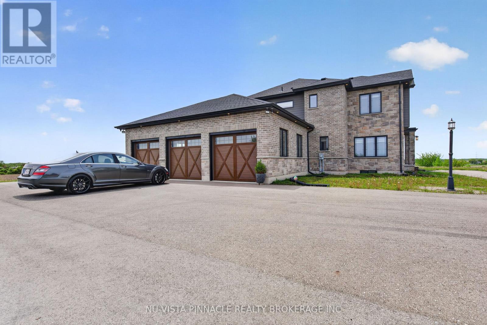 9507 Charlton Drive, Middlesex Centre, Ontario  N0M 1P0 - Photo 3 - X13709808