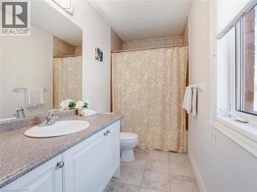 584 Pinery Trail, Waterloo, Ontario  N2V 2Y3 - Photo 21 - 40852361