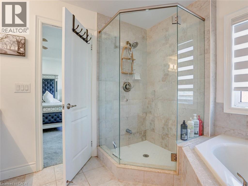 584 Pinery Trail, Waterloo, Ontario  N2V 2Y3 - Photo 39 - 40852361