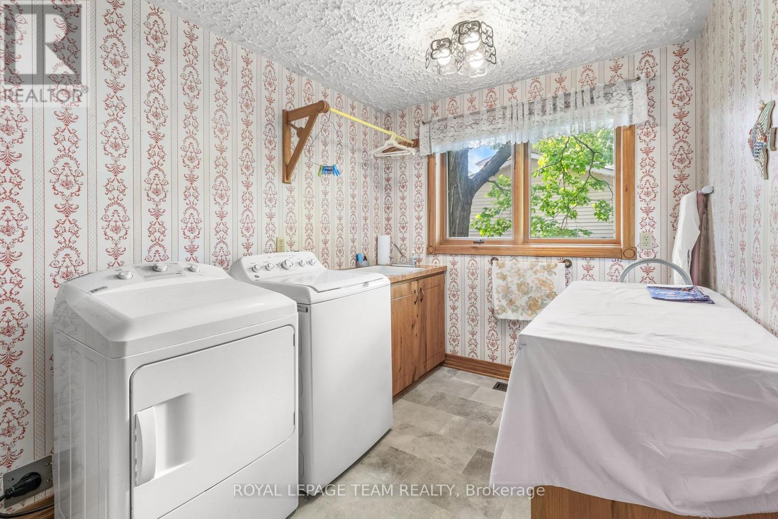 14 Taunton Place, Ottawa, Ontario  K1J 7J6 - Photo 8 - X13709770
