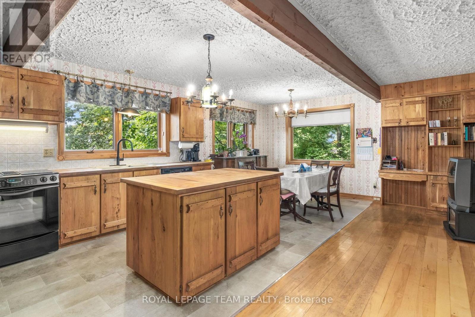 14 Taunton Place, Ottawa, Ontario  K1J 7J6 - Photo 9 - X13709770