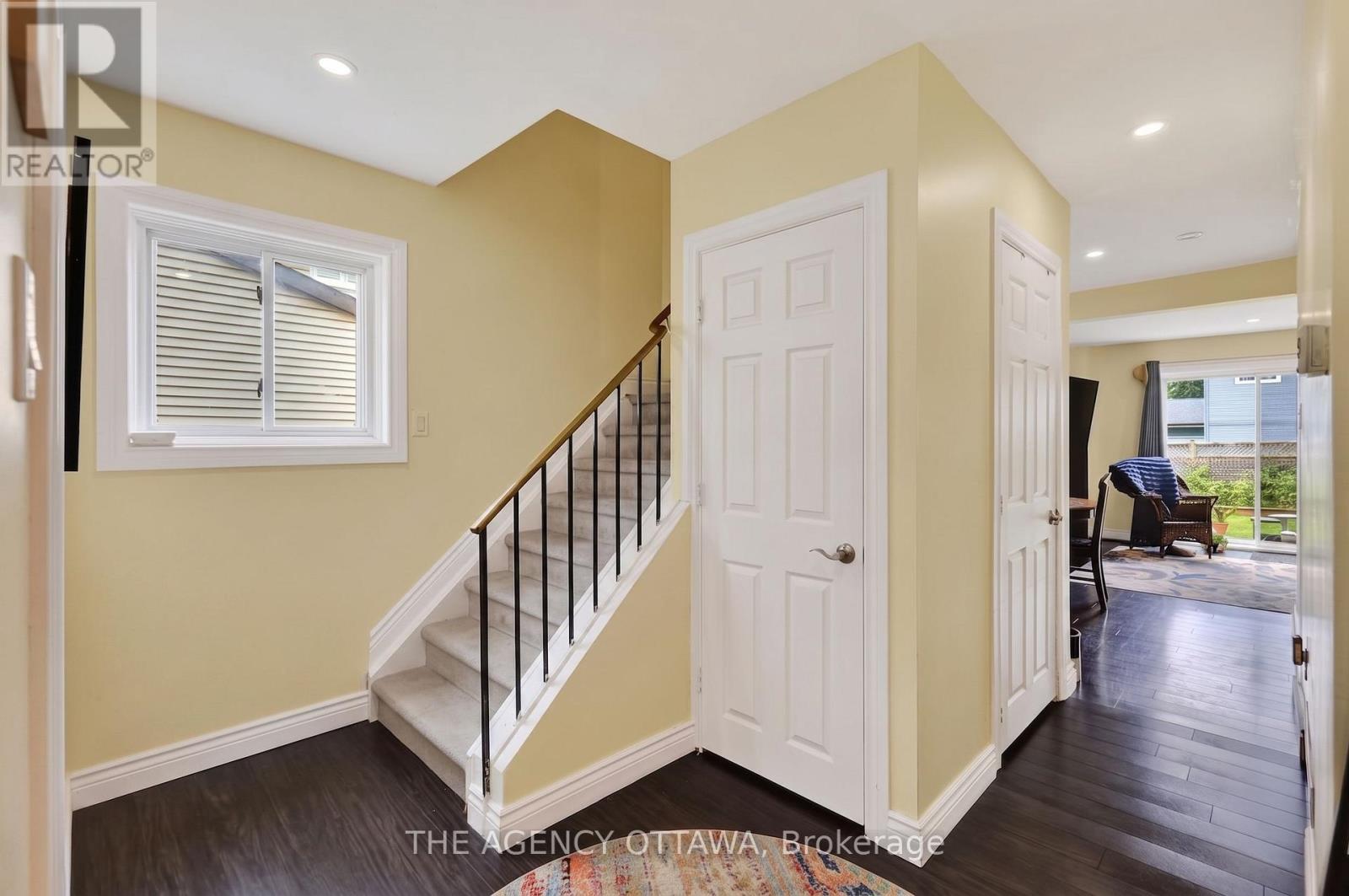 1775 Stonehenge Crescent, Ottawa, Ontario  K1B 5K3 - Photo 5 - X13709792