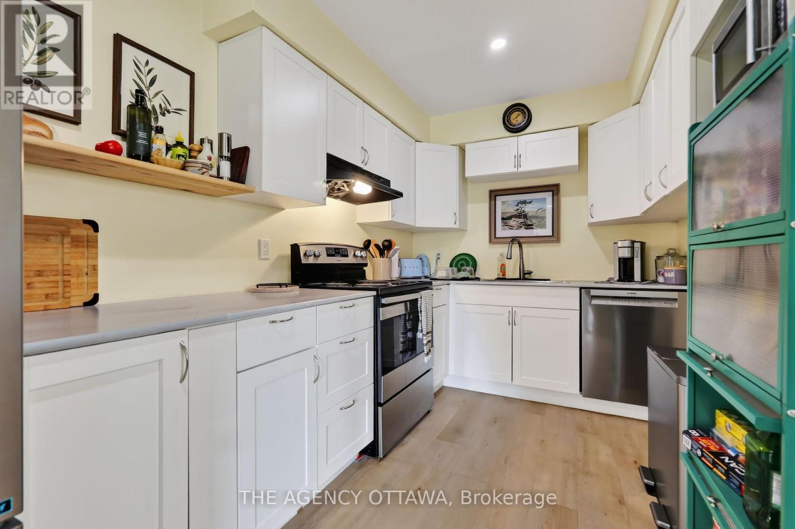1775 Stonehenge Crescent, Ottawa, Ontario  K1B 5K3 - Photo 8 - X13709792