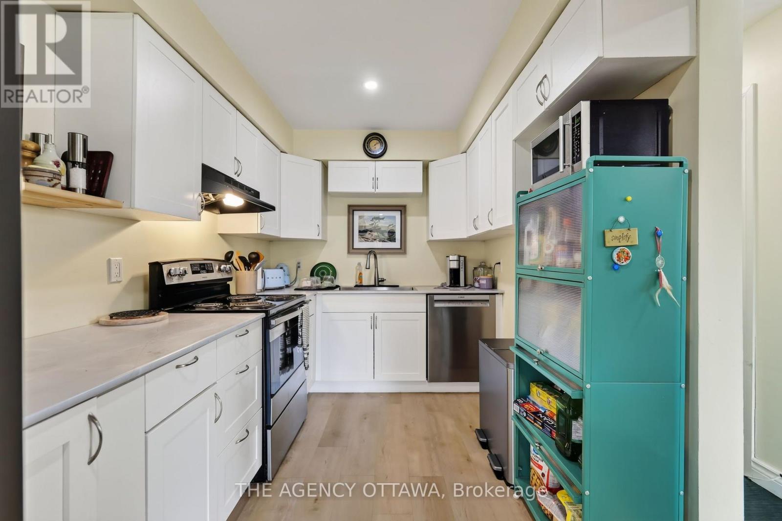 1775 Stonehenge Crescent, Ottawa, Ontario  K1B 5K3 - Photo 9 - X13709792
