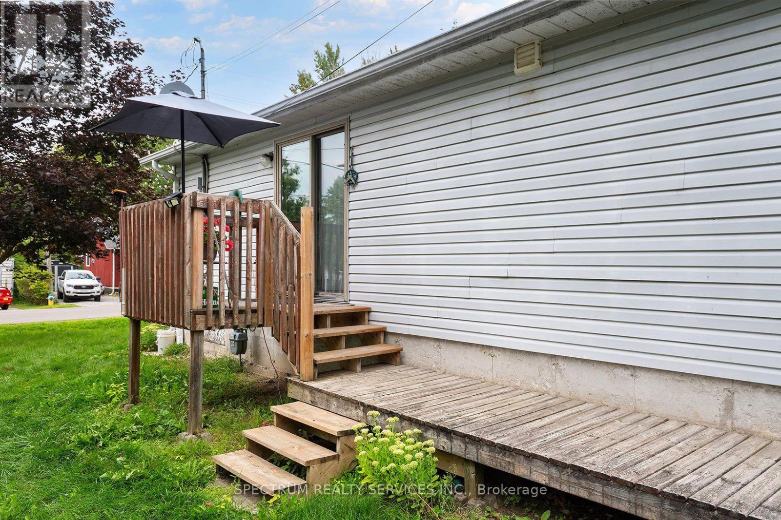 229 Pine Beach Drive, Georgina, Ontario  L4P 2V7 - Photo 15 - N13700304