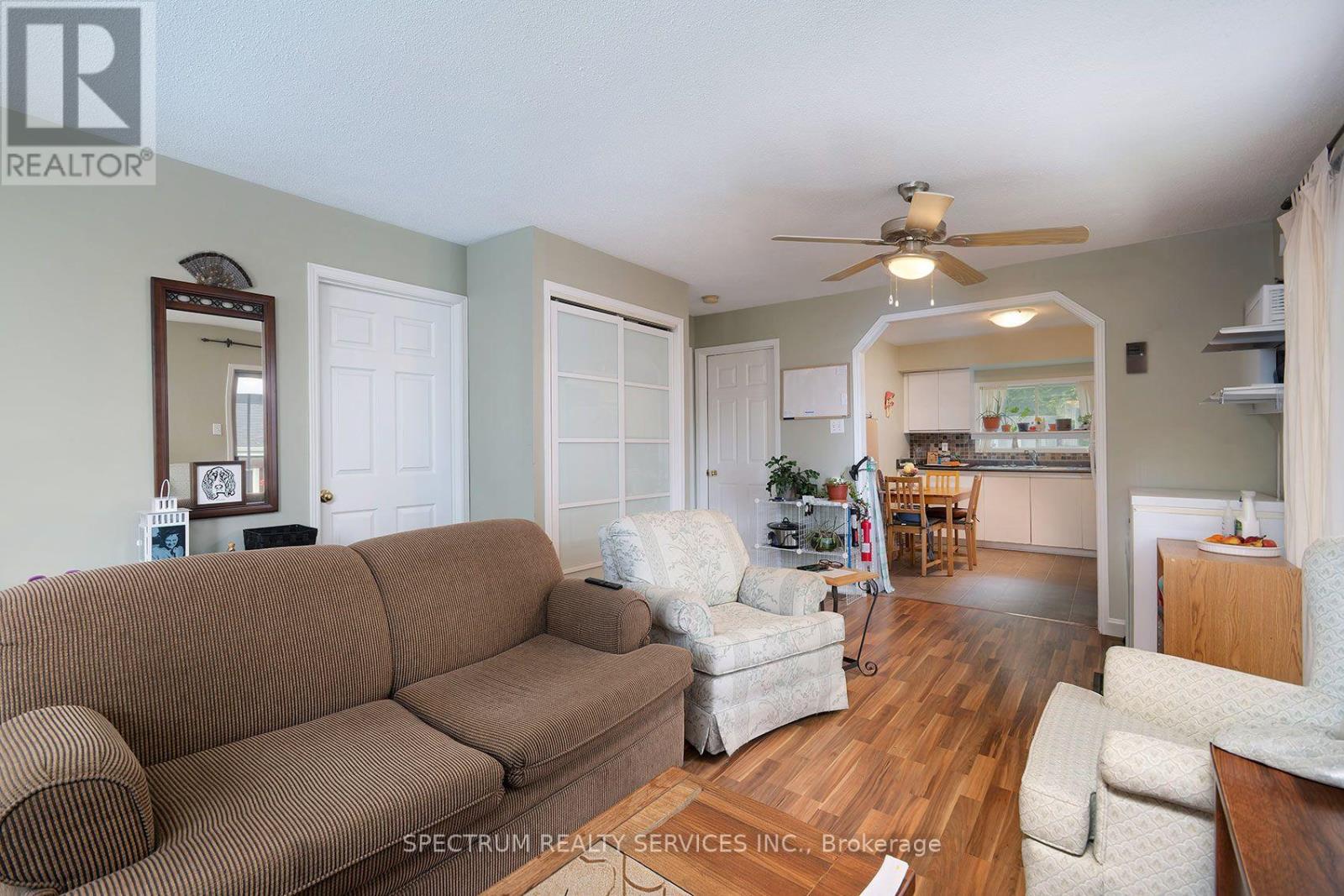 229 Pine Beach Drive, Georgina, Ontario  L4P 2V7 - Photo 5 - N13700304