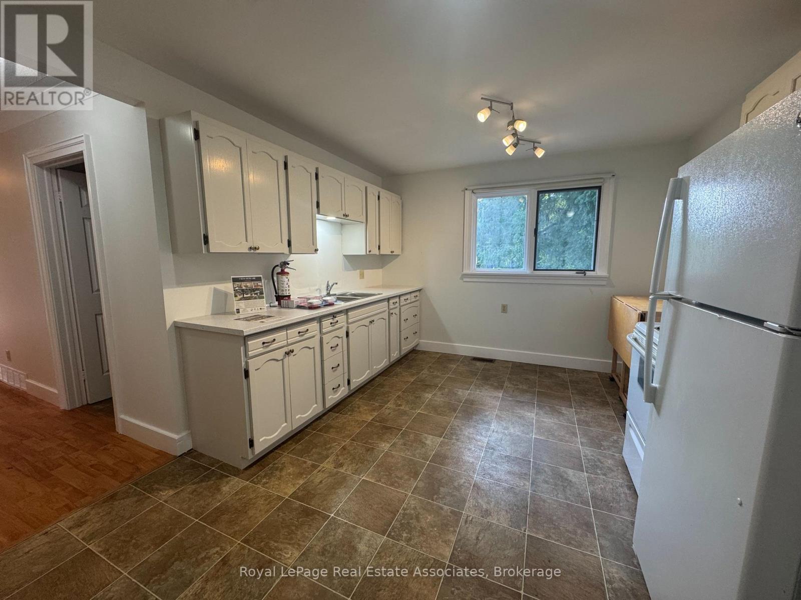 11674 Fifth Line, Halton Hills, Ontario  L0P 1H0 - Photo 5 - W13691822