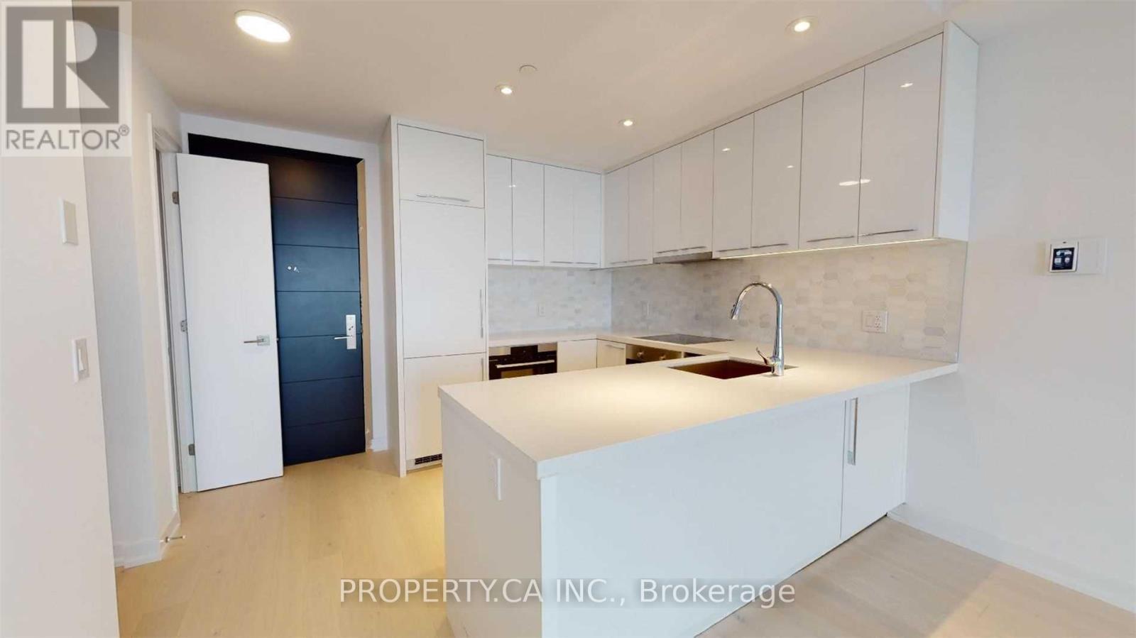 5012 - 488 University Avenue, Toronto, Ontario  M5G 0C1 - Photo 3 - C13709778