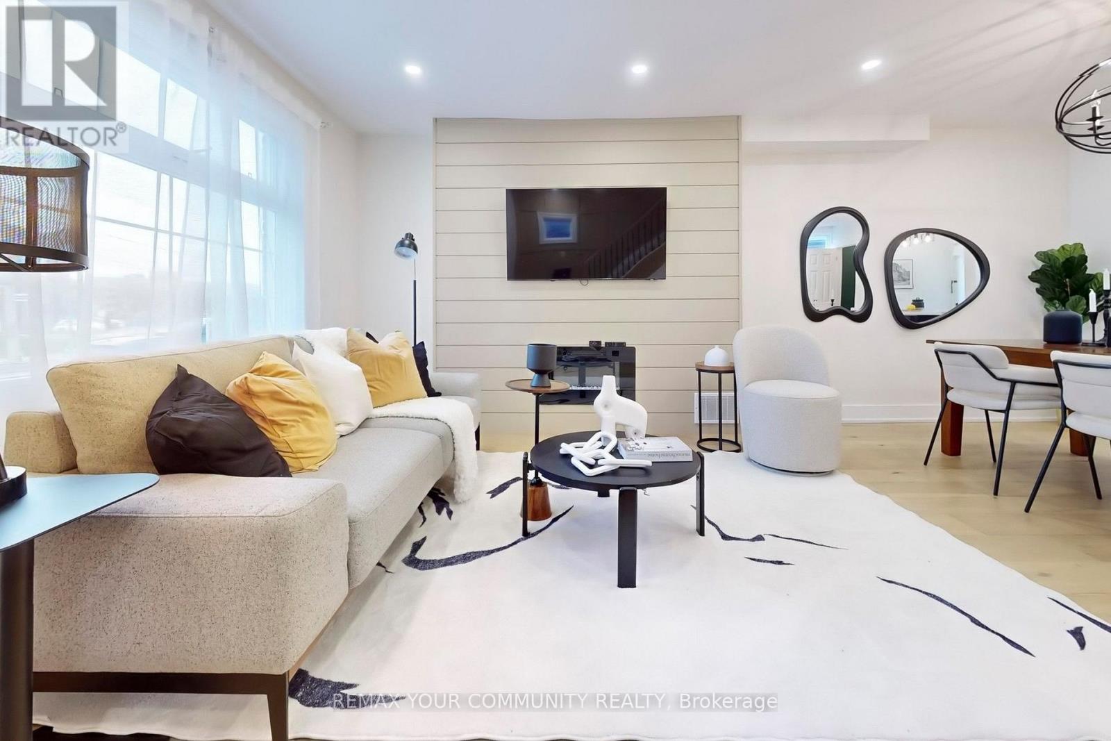 196 Lawrence Avenue W, Toronto, Ontario  M5M 1A8 - Photo 3 - C13709836