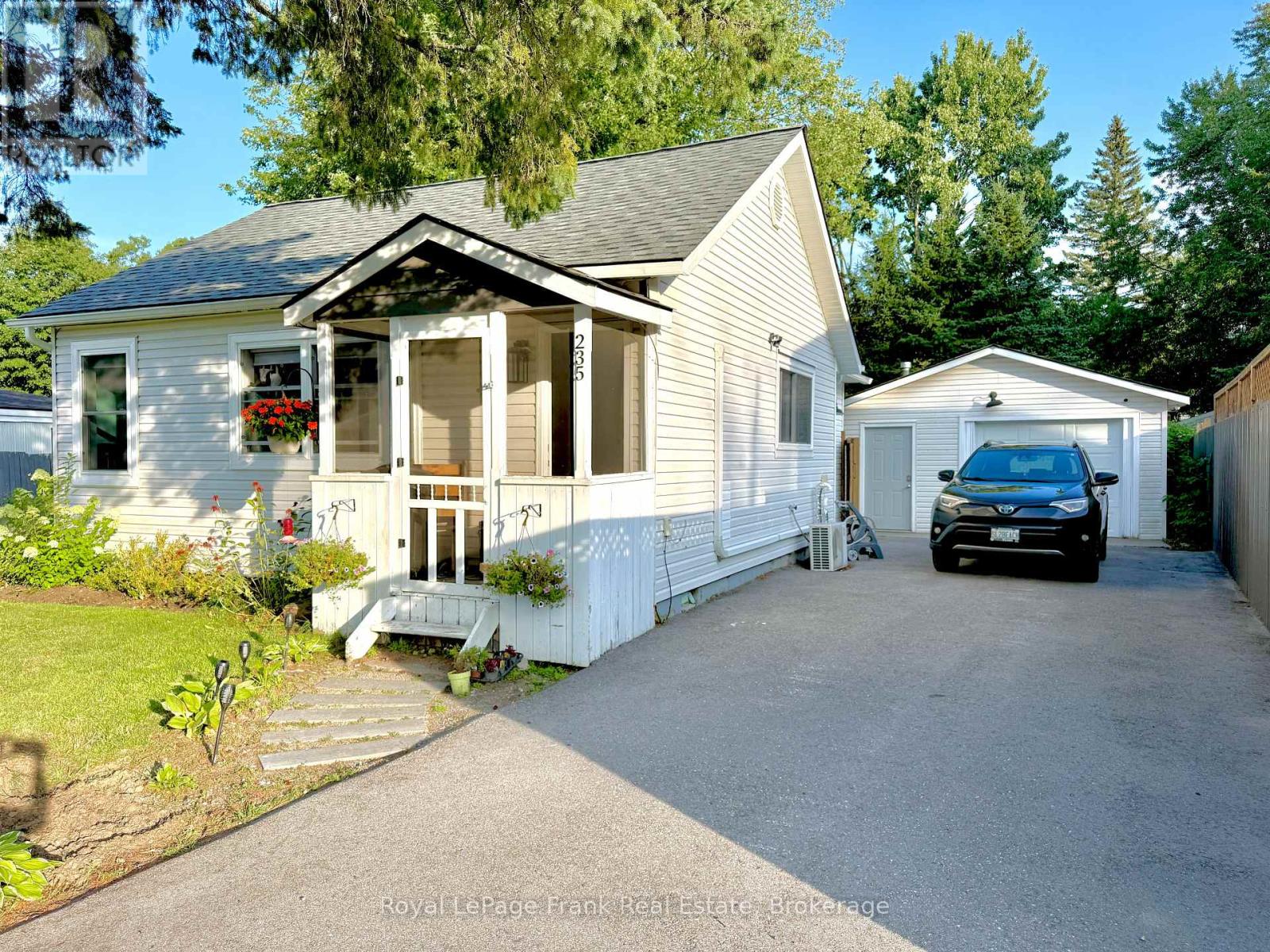 235 KINGSWOOD DRIVE, Gravenhurst, Ontario