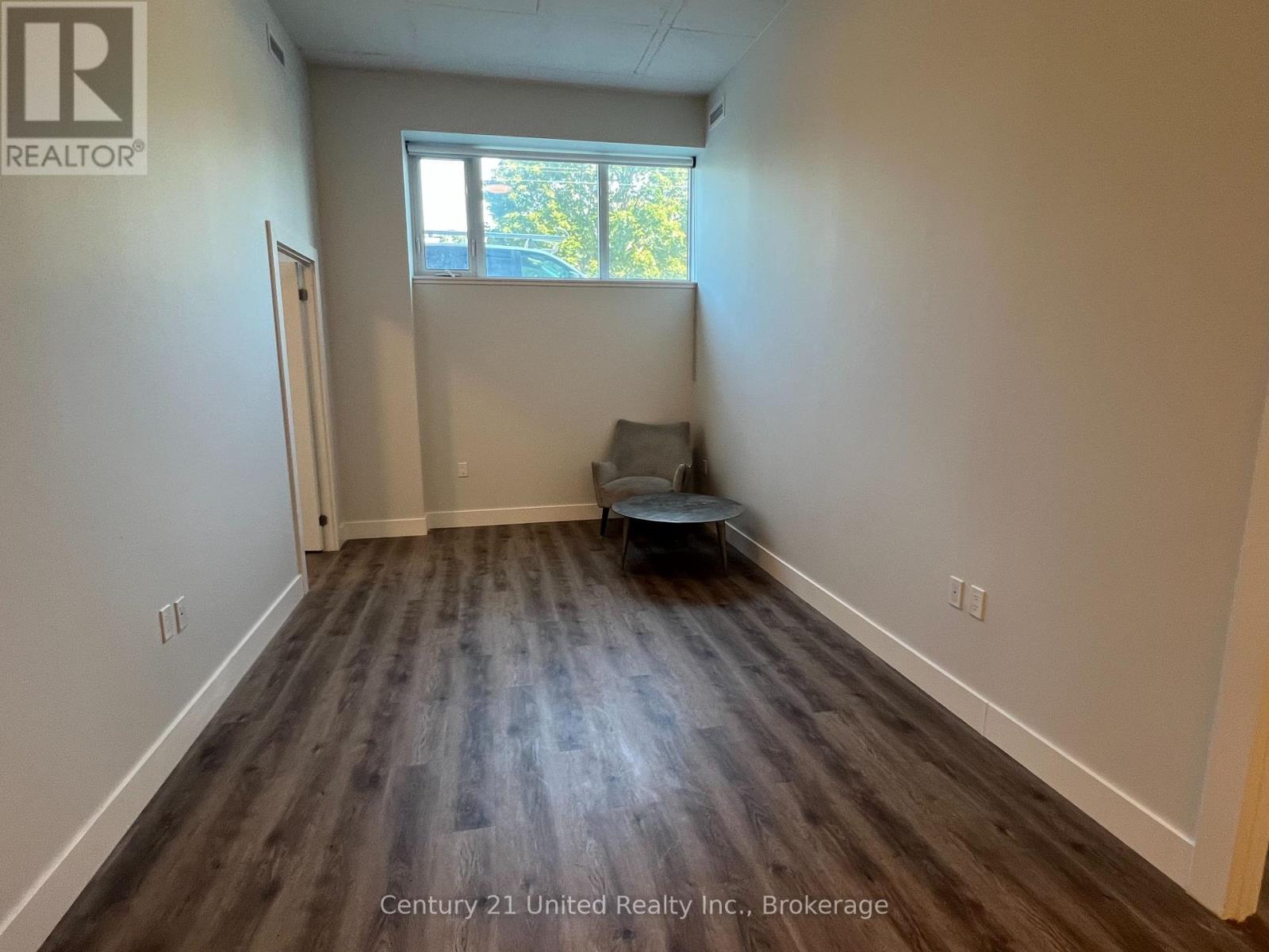 122 - 475 GEORGE STREET N