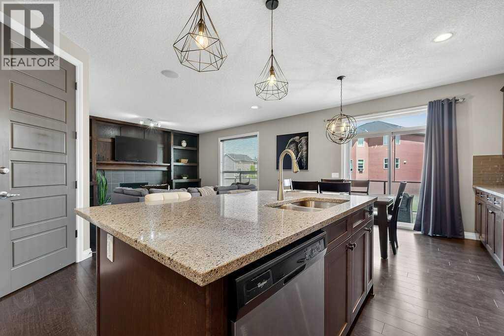 76 Rainbow Falls Boulevard, Chestermere, Alberta  T1X 0S6 - Photo 15 - A2316289