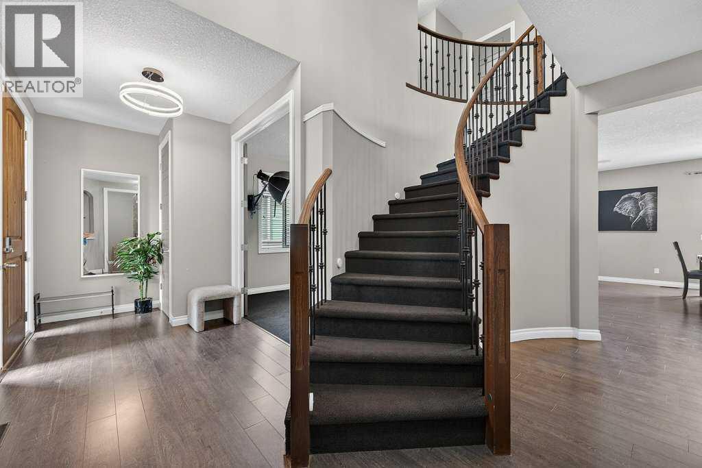 76 Rainbow Falls Boulevard, Chestermere, Alberta  T1X 0S6 - Photo 3 - A2316289