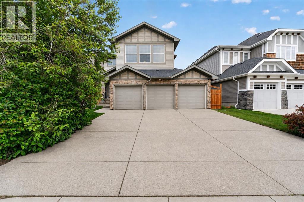 76 Rainbow Falls Boulevard, Chestermere, Alberta