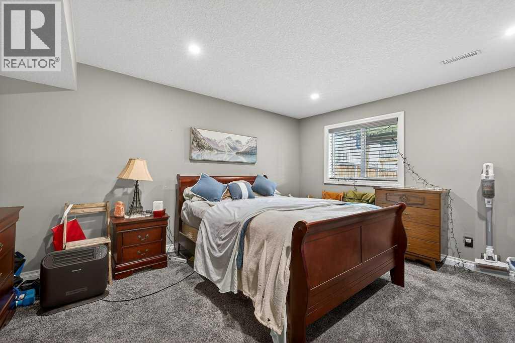 76 Rainbow Falls Boulevard, Chestermere, Alberta  T1X 0S6 - Photo 43 - A2316289