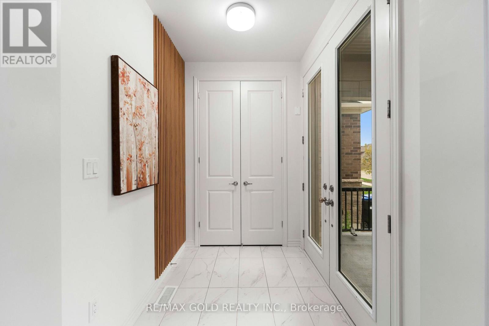 9 Sandhill Crescent, Adjala-Tosorontio (Colgan), Ontario  L0G 1W0 - Photo 4 - N13709788