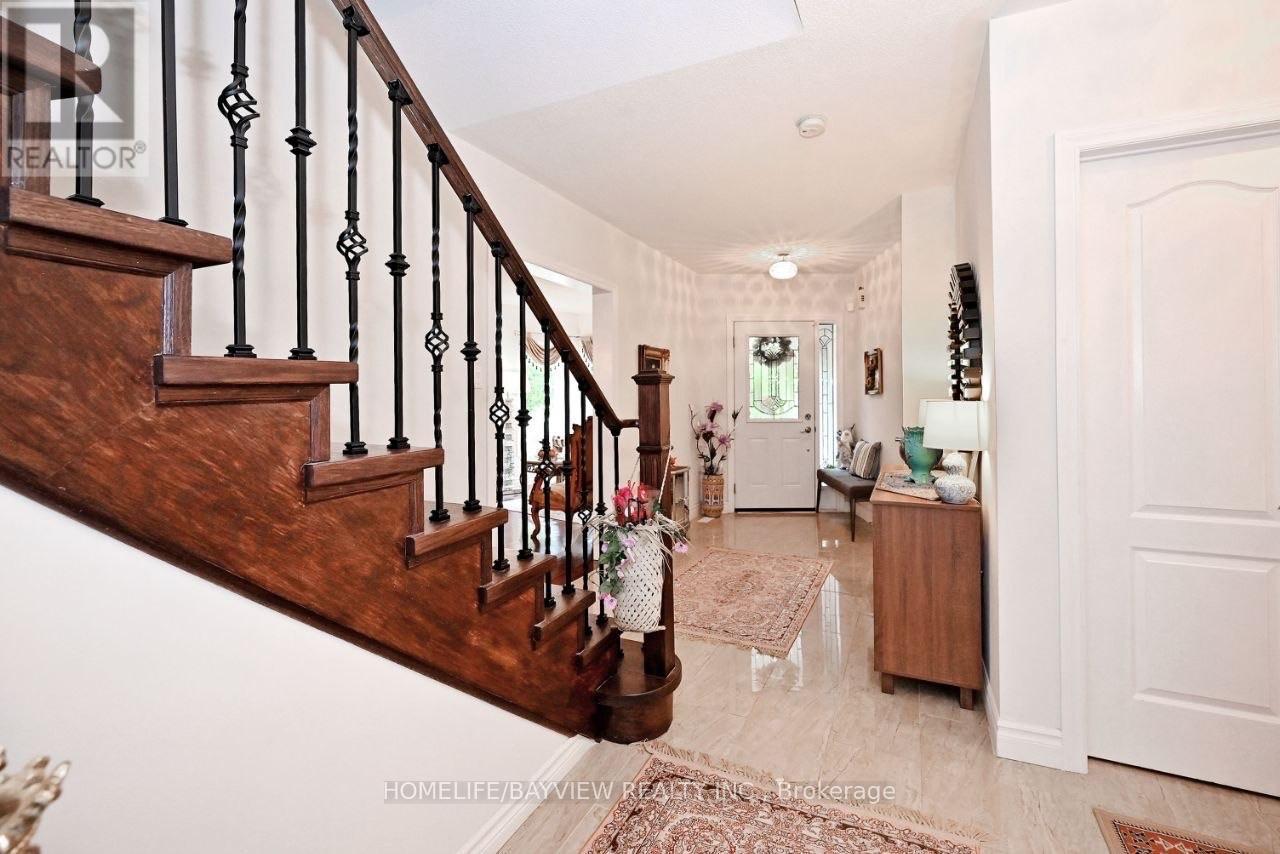 15 El Dorado Street, Richmond Hill, Ontario  L4C 0G9 - Photo 5 - N13709796