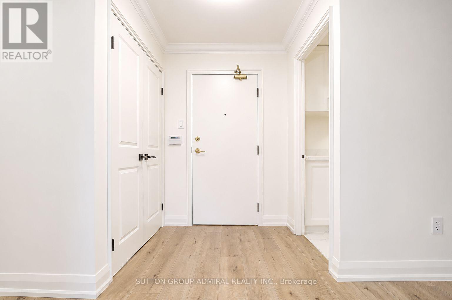 417 - 20 Harding Boulevard W, Richmond Hill (North Richvale), Ontario  L4C 9S4 - Photo 3 - N13709830