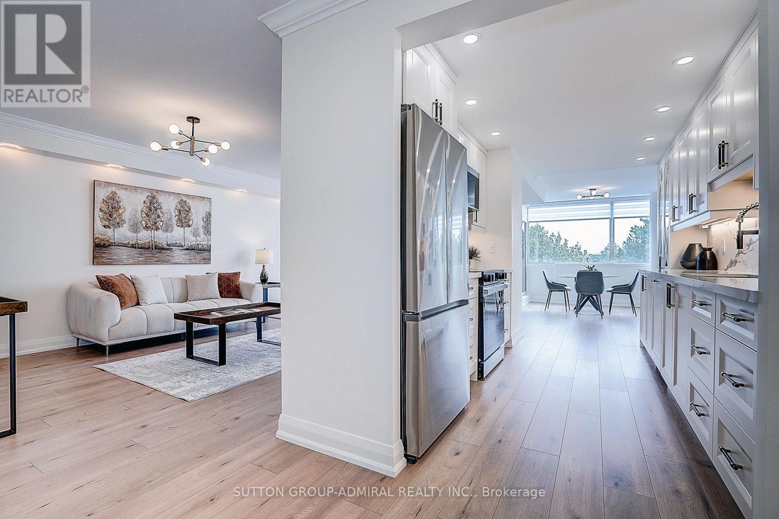 417 - 20 Harding Boulevard W, Richmond Hill (North Richvale), Ontario  L4C 9S4 - Photo 4 - N13709830