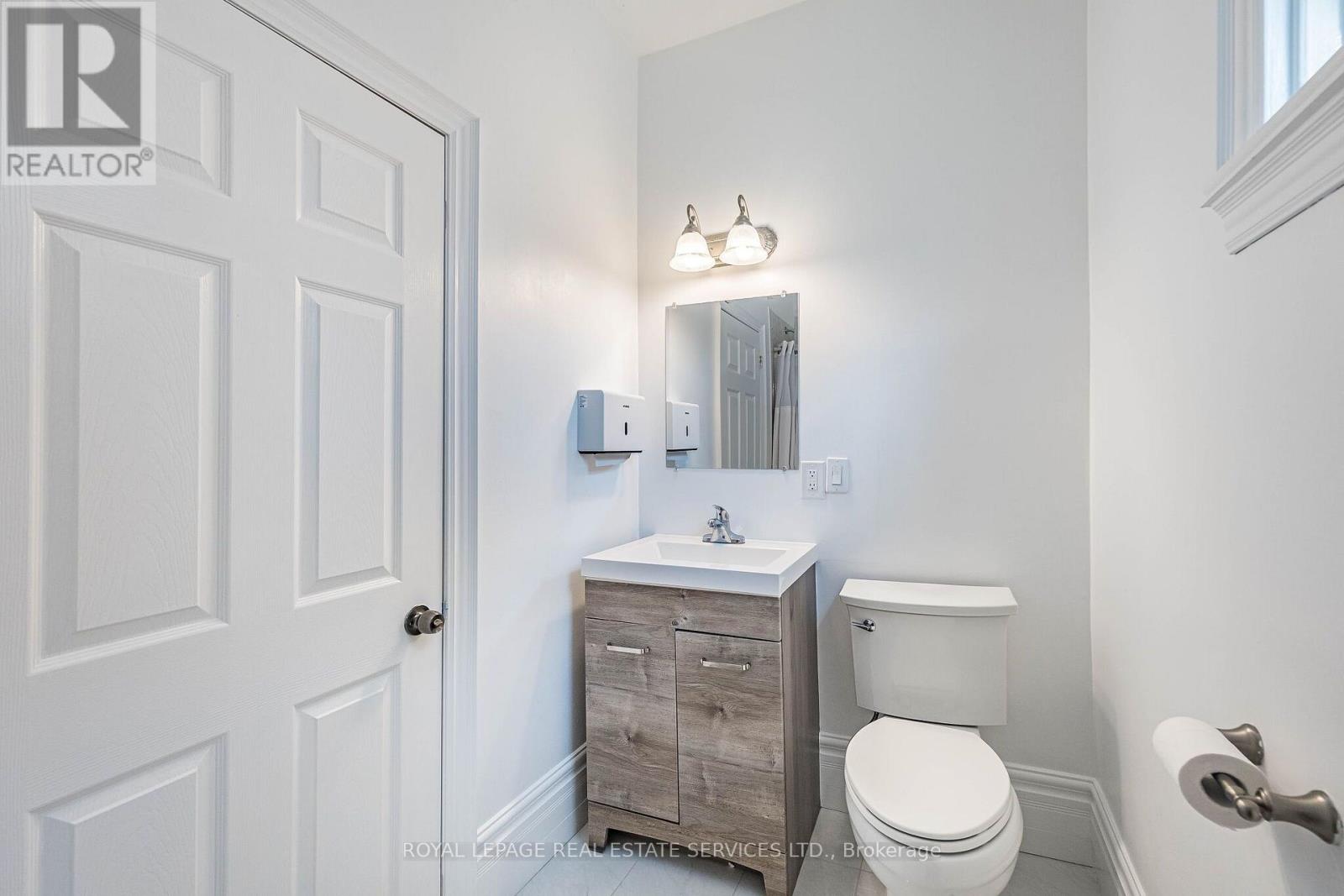 100 Essa Road, Barrie (Allandale Centre), Ontario  L4N 3K7 - Photo 15 - S13709766