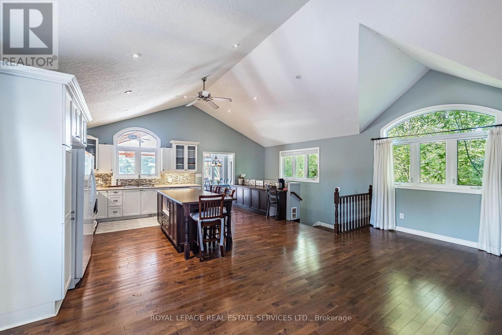 100 Essa Road, Barrie (Allandale Centre), Ontario  L4N 3K7 - Photo 21 - S13709766