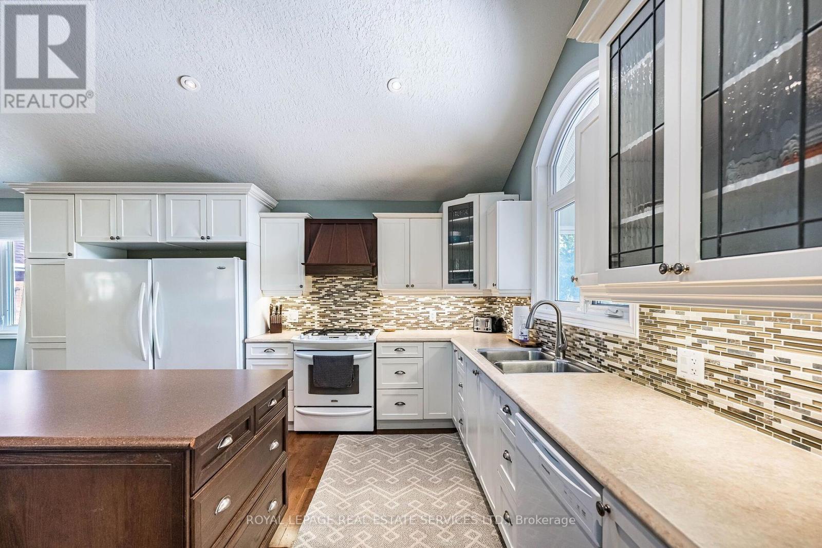 100 Essa Road, Barrie (Allandale Centre), Ontario  L4N 3K7 - Photo 24 - S13709766