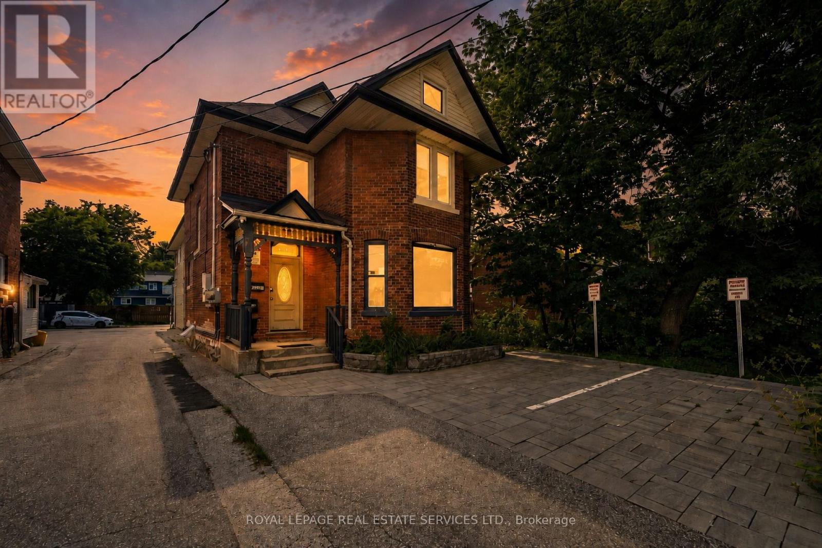 100 Essa Road, Barrie (Allandale Centre), Ontario  L4N 3K7 - Photo 3 - S13709766