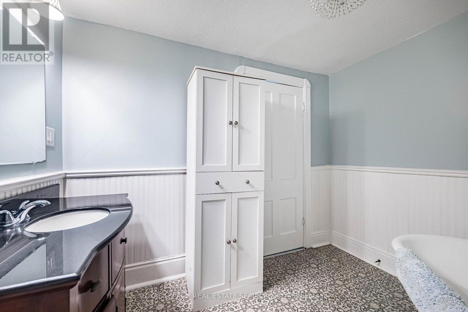 100 Essa Road, Barrie (Allandale Centre), Ontario  L4N 3K7 - Photo 38 - S13709766