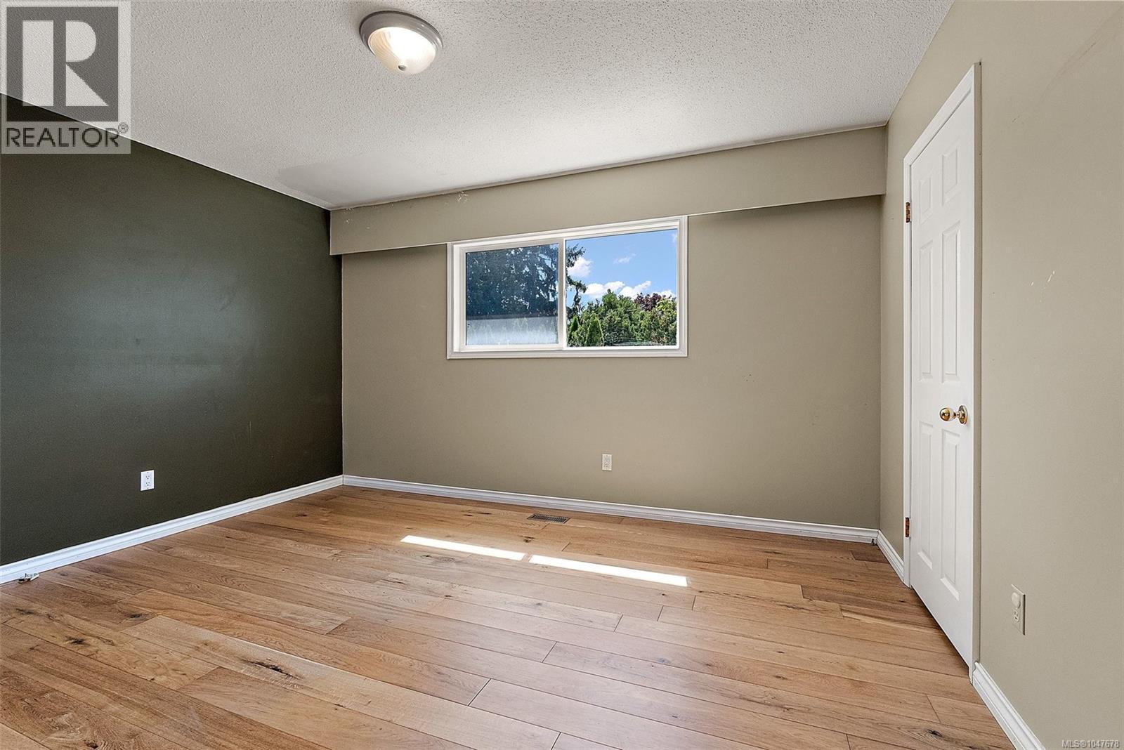 1839 San Pedro Ave, Saanich, British Columbia  V8N 2G3 - Photo 11 - 1047678