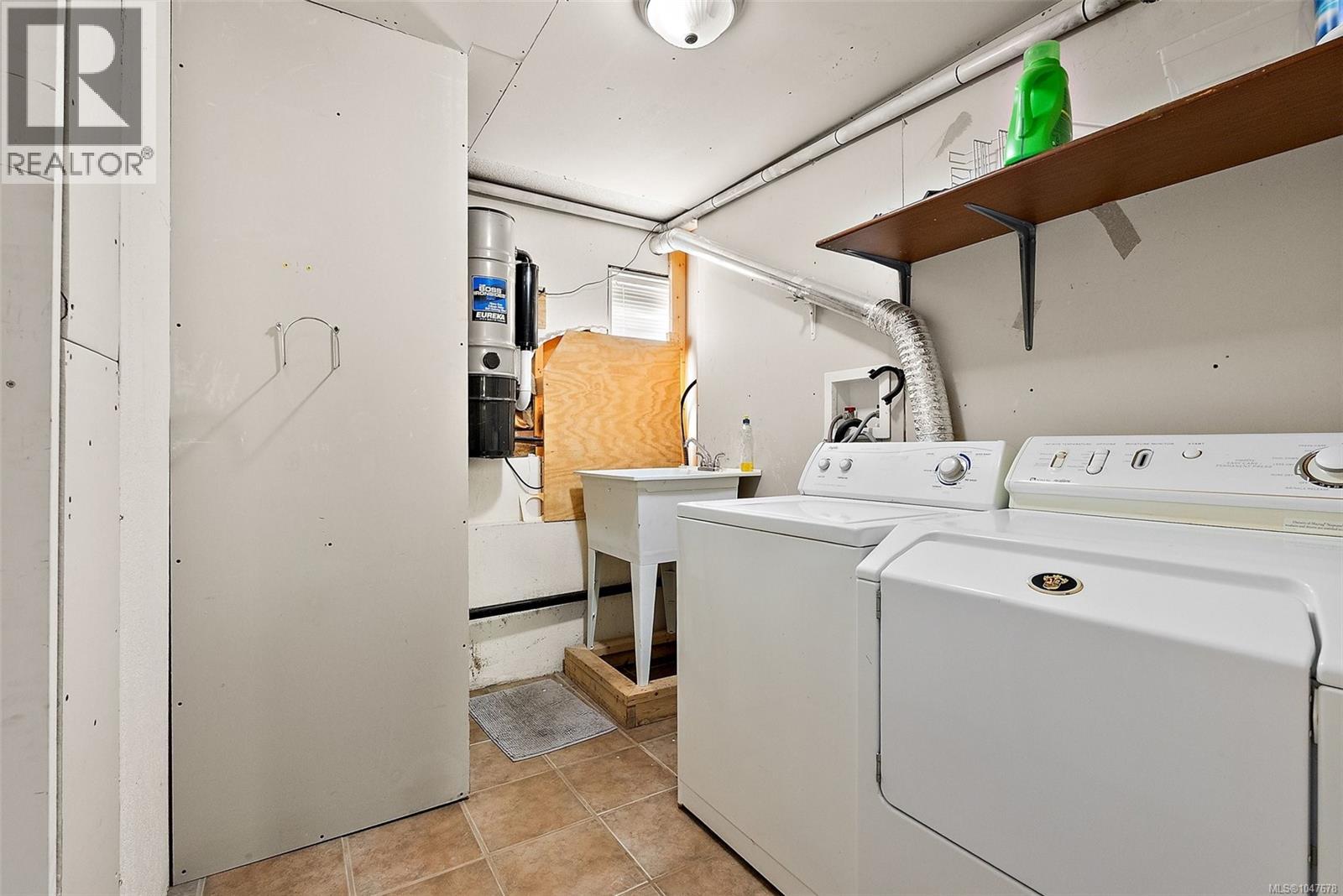 1839 San Pedro Ave, Saanich, British Columbia  V8N 2G3 - Photo 28 - 1047678