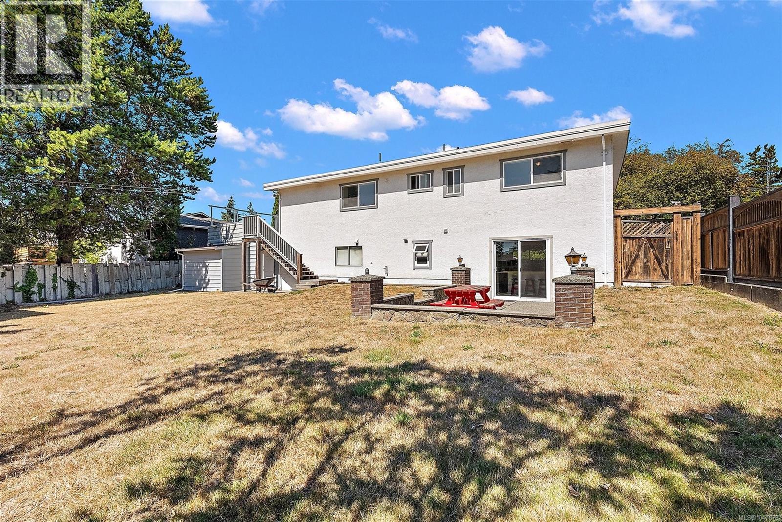 1839 San Pedro Ave, Saanich, British Columbia  V8N 2G3 - Photo 33 - 1047678