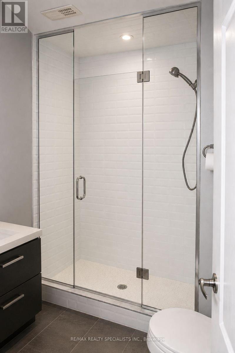 6 - 6 Brant Street, Mississauga, Ontario  L5G 3N8 - Photo 4 - W13568158