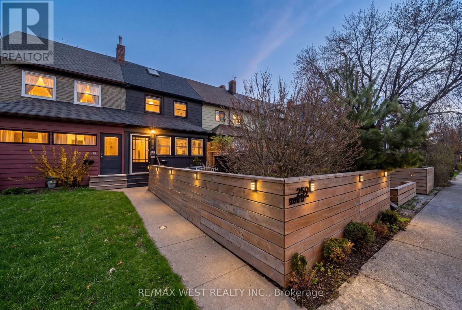 259 Sixth Street, Toronto, Ontario  M8V 3A8 - Photo 29 - W13709814