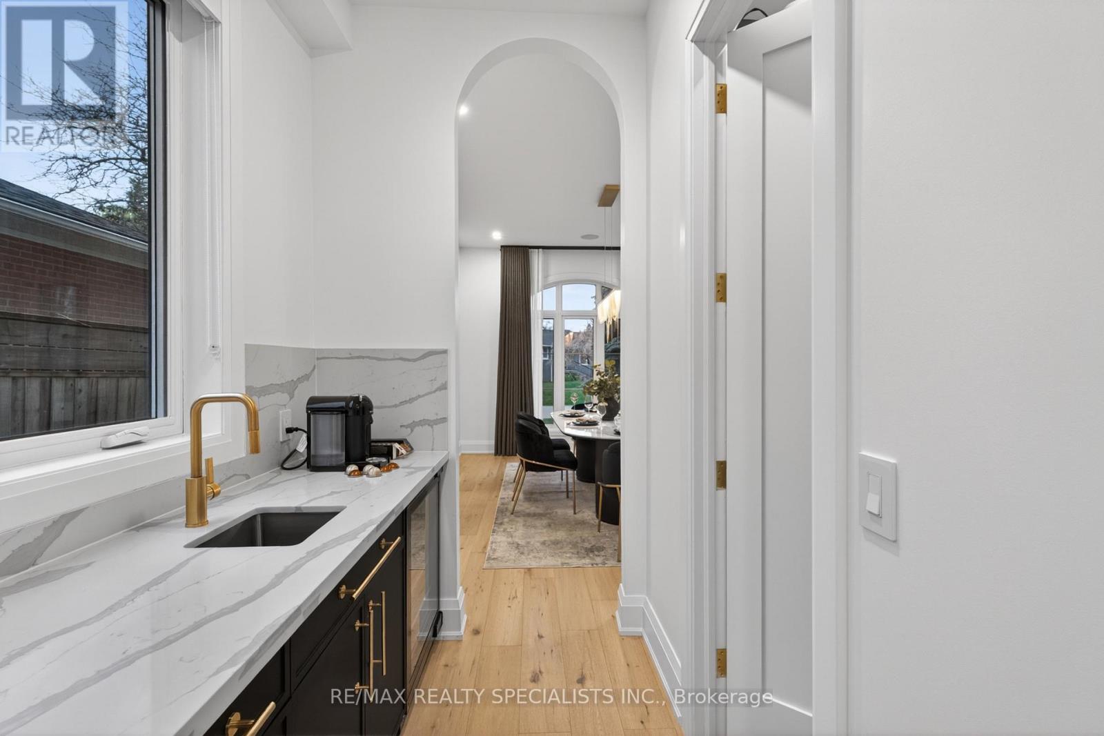 431 Seaton Drive, Oakville, Ontario  L6L 3Y3 - Photo 10 - W13709816