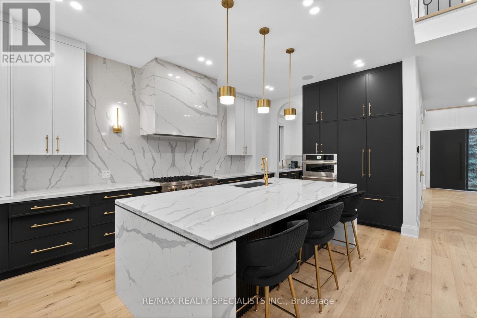 431 Seaton Drive, Oakville, Ontario  L6L 3Y3 - Photo 9 - W13709816