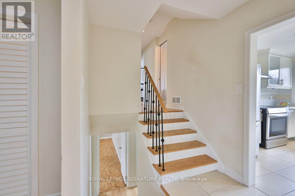 1486 Hixon Road S, Oakville, Ontario  L6L 1S3 - Photo 16 - W13709846