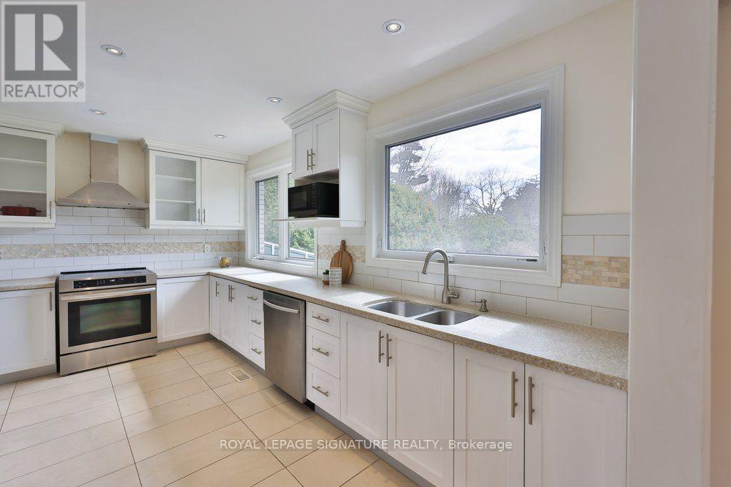 1486 Hixon Road S, Oakville, Ontario  L6L 1S3 - Photo 8 - W13709846