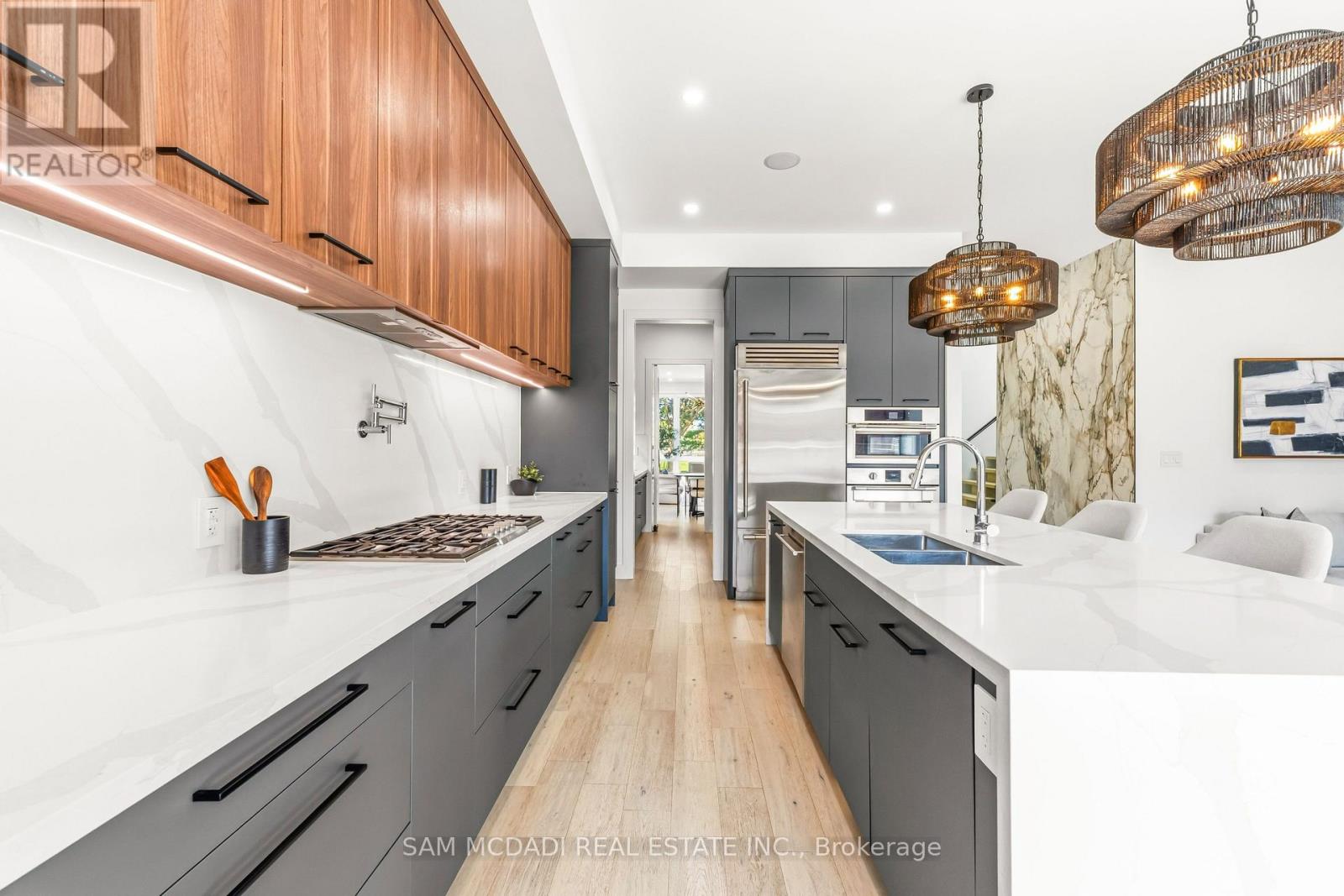 24 Twenty First Street, Toronto, Ontario  M8V 3L7 - Photo 11 - W13709864