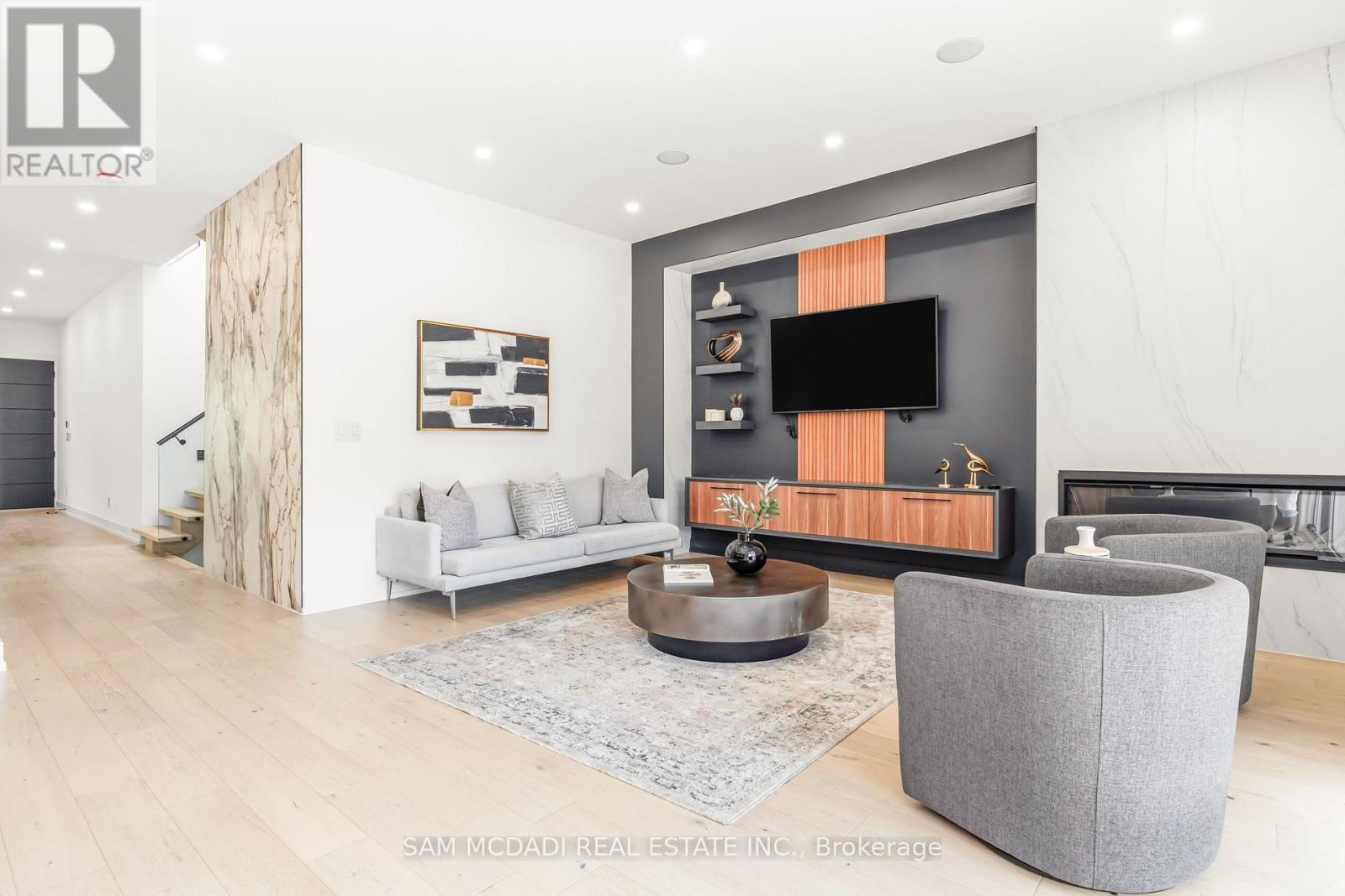 24 Twenty First Street, Toronto, Ontario  M8V 3L7 - Photo 12 - W13709864