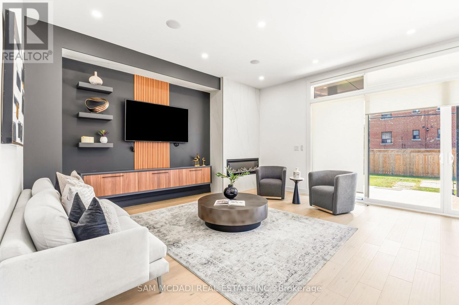 24 Twenty First Street, Toronto, Ontario  M8V 3L7 - Photo 13 - W13709864